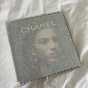 CHANEL look book FALL-WINTER 2023/24
READY-TO-WEAR COLLECTION